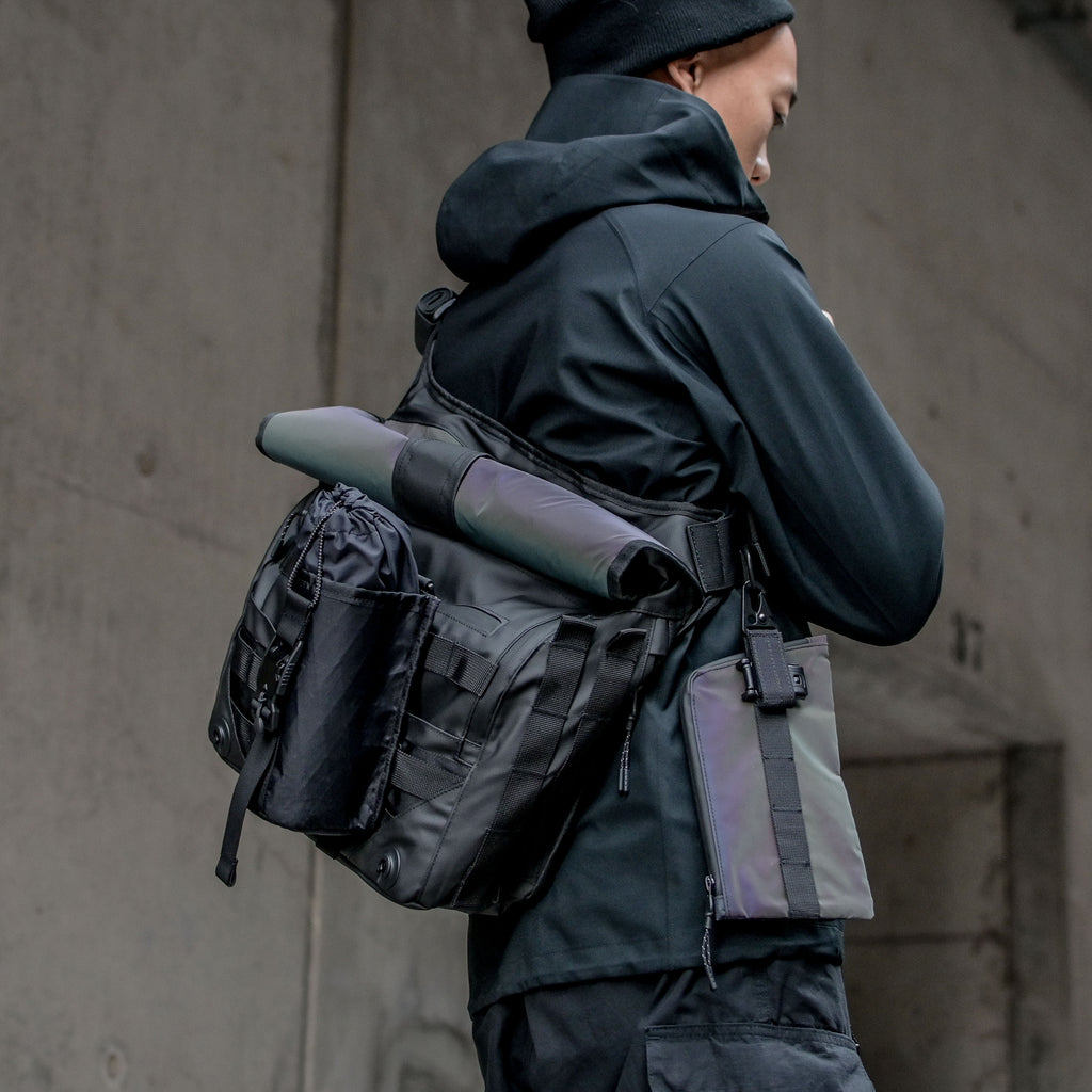 MGP - HOLO-REFLECTIVE LAPTOP MESSENGER BAG